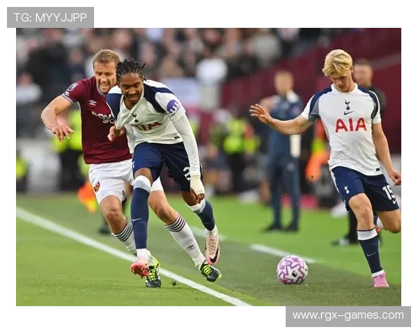 捷克铁腰绍切克坐镇 西汉姆中场引擎